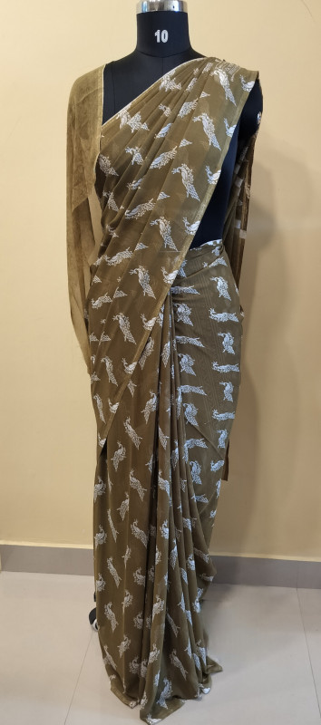 Latest  Georgette saree,/Georgette saree in Super    Fine 56*678Fabric Quality With Attached Blouse Piece for Woman